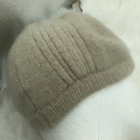 AGNONA WHITE CASHMERE BEANIE HAT WOMEN’S MADE IN ITALY BEIGE - Picture 4 of 8
